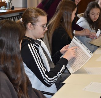 DIEŃ PISANIA PIÓREM