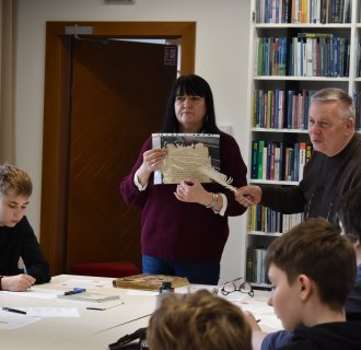 DIEŃ PISANIA PIÓREM