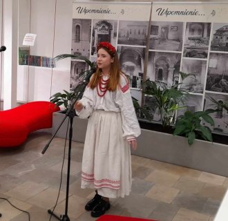 "Z MUZYKĄ WŚRÓD KSIĄŻEK I OBRAZÓW"