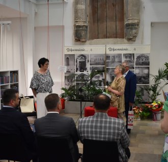 „… z książką przez życie” – pożegnanie długoletniego dyrektora Miejskiej Biblioteki Publicznej w Tarnogrodzie
