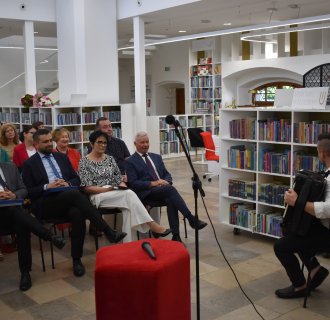 „… z książką przez życie” – pożegnanie długoletniego dyrektora Miejskiej Biblioteki Publicznej w Tarnogrodzie