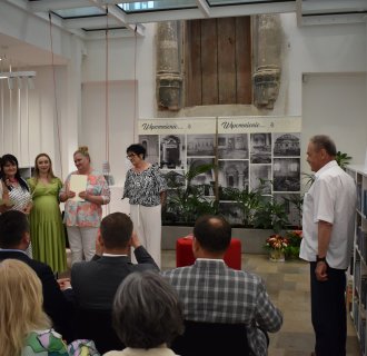 „… z książką przez życie” – pożegnanie długoletniego dyrektora Miejskiej Biblioteki Publicznej w Tarnogrodzie