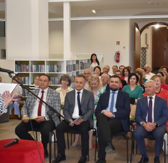 „… z książką przez życie” – pożegnanie długoletniego dyrektora Miejskiej Biblioteki Publicznej w Tarnogrodzie