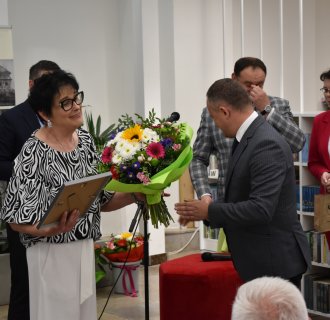 „… z książką przez życie” – pożegnanie długoletniego dyrektora Miejskiej Biblioteki Publicznej w Tarnogrodzie