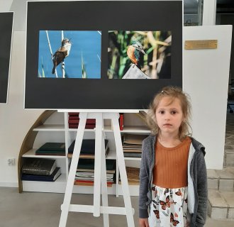 "Pszczółki" zwiedzają bibliotekę