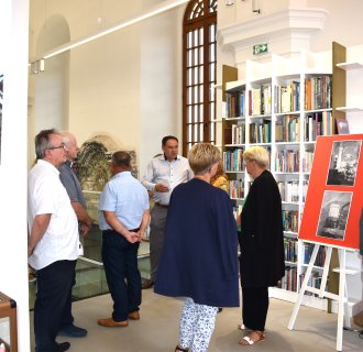 Samorządowcy z Garbowa z wizytą w bibliotece